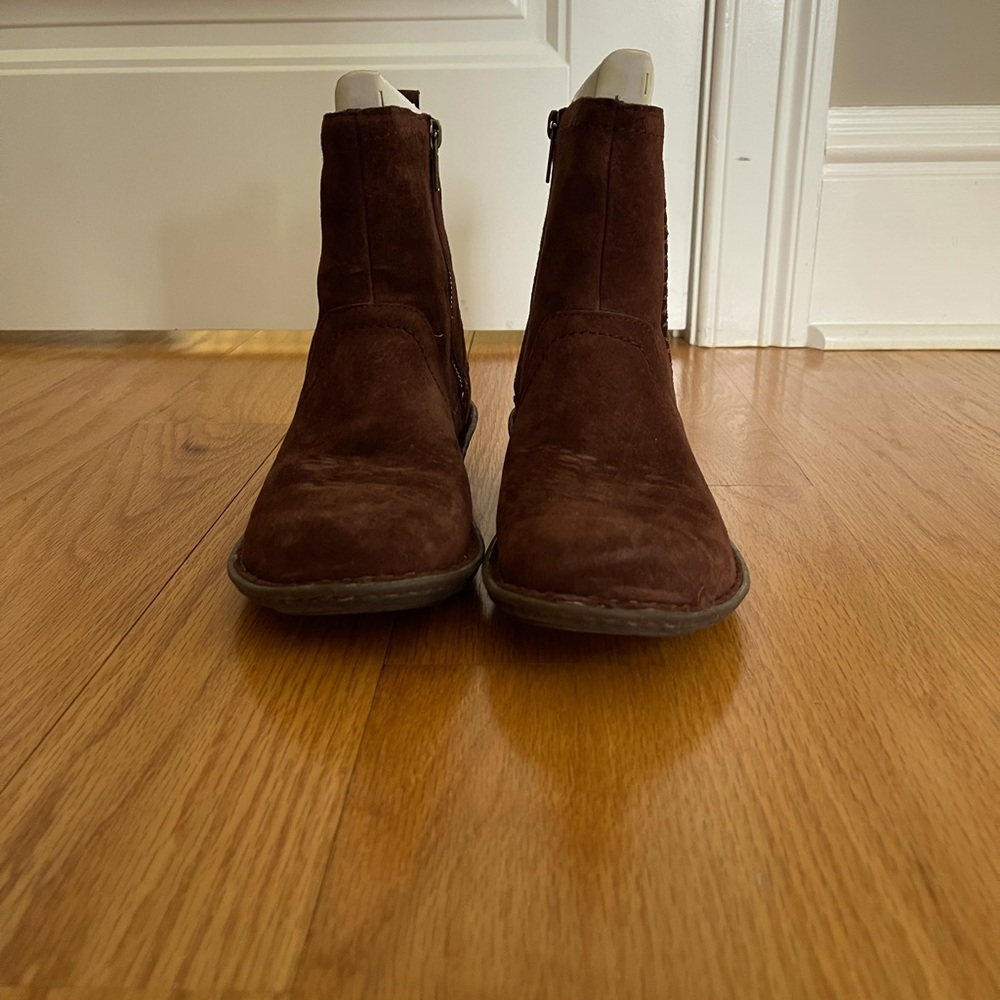 Ugg Neevah boots